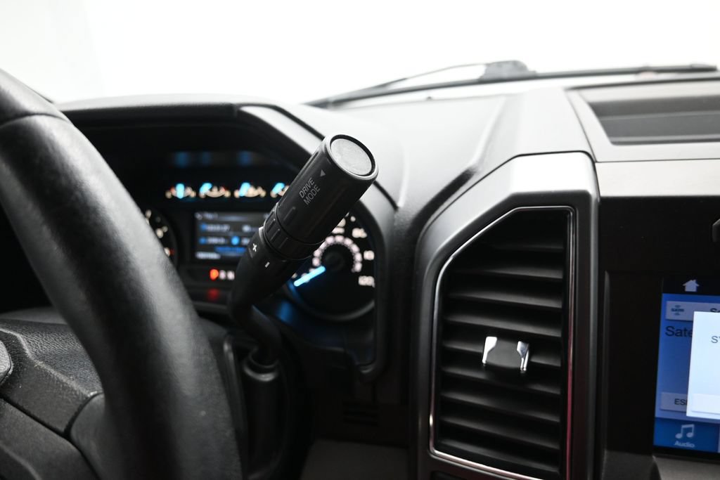 Used 2018 Ford F150 XLT w/ Equipment Group 302A Luxury RWD image 15