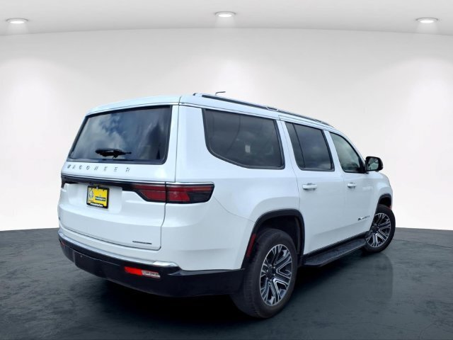 Used 2024 Jeep Wagoneer Series II RWD image 8