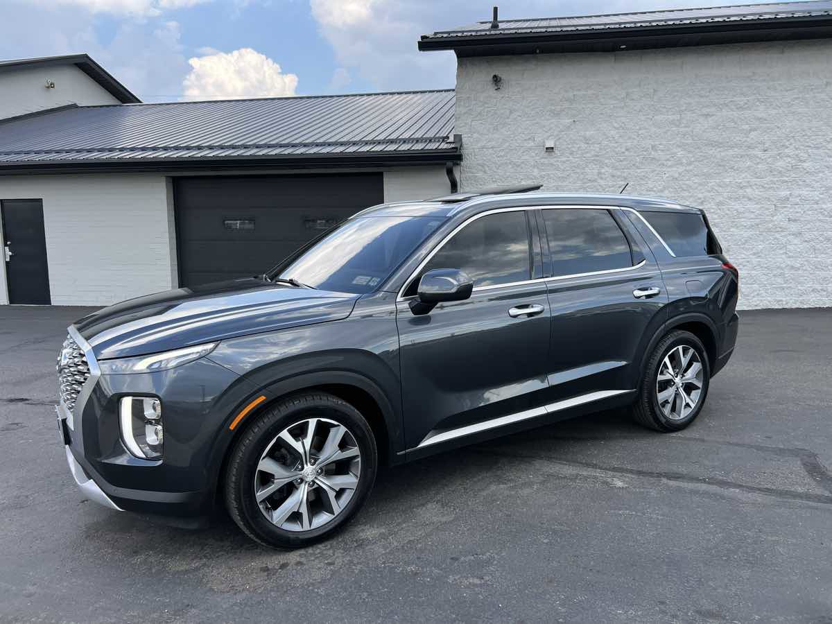 Used 2020 Hyundai Palisade SEL w/ Convenience Package image 2