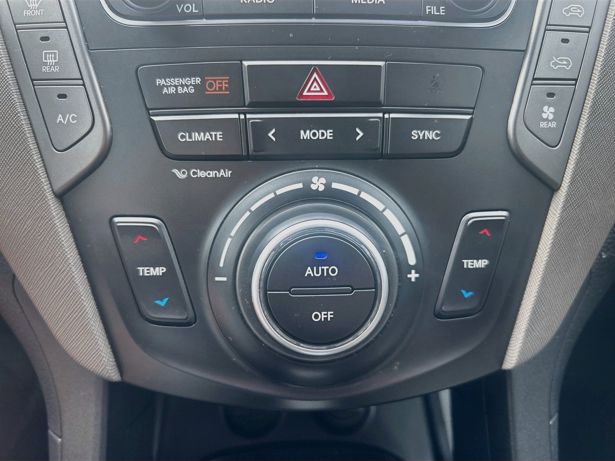 Used 2017 Hyundai Santa Fe SE w/ SE Premium Package 02 FWD image 15