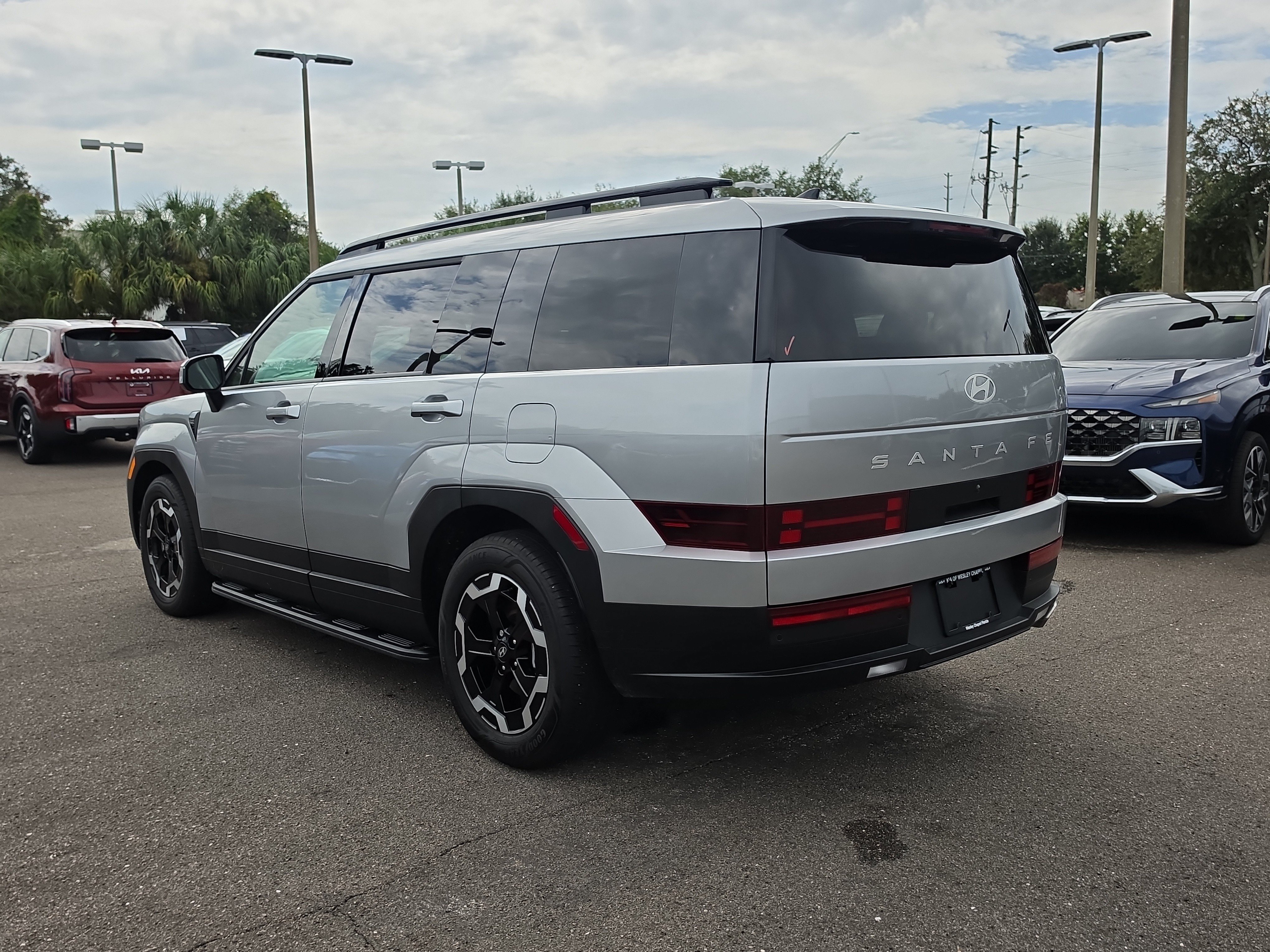 Used 2025 Hyundai Santa Fe SEL FWD image 6