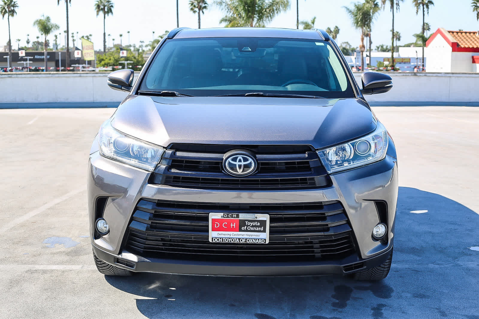 Used 2018 Toyota Highlander SE w/ Carpet Mat Package (TMS) FWD image 3