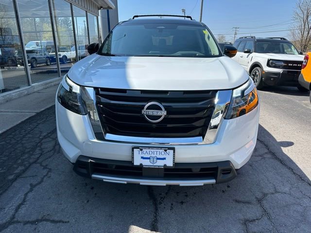 Used 2025 Nissan Pathfinder Platinum AWD/4WD image 8