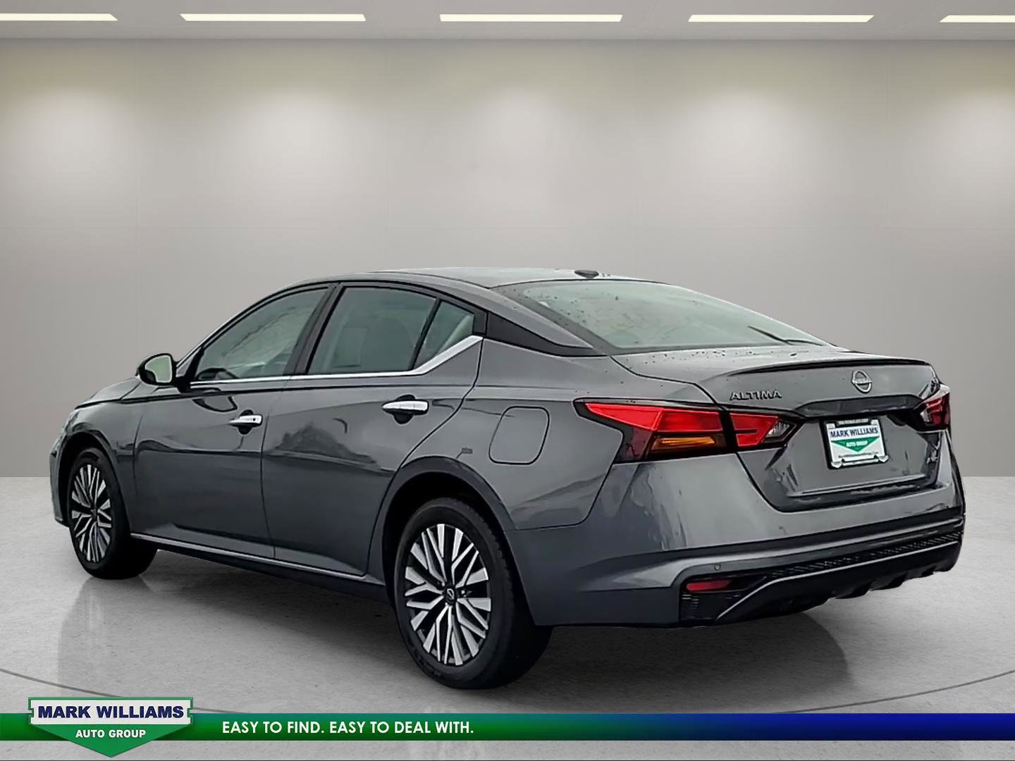 Used 2024 Nissan Altima 2.5 SV AWD/4WD image 6