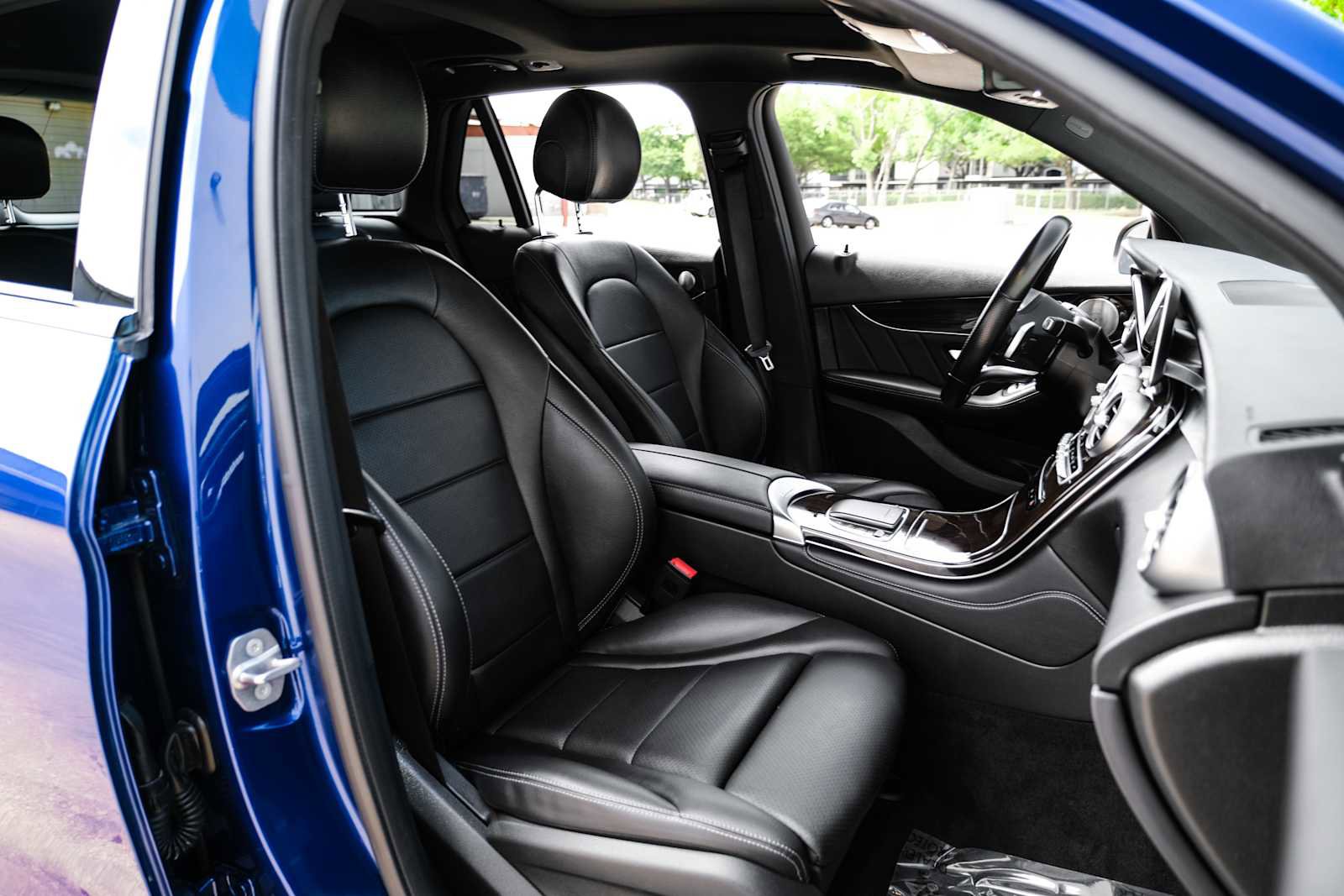 Used 2021 Mercedes-Benz GLC 300 image 37