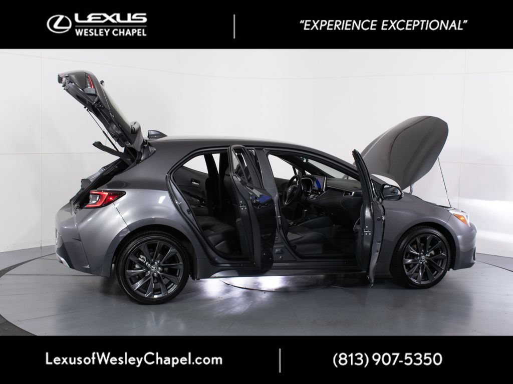 Used 2025 Toyota Corolla XSE FWD image 11