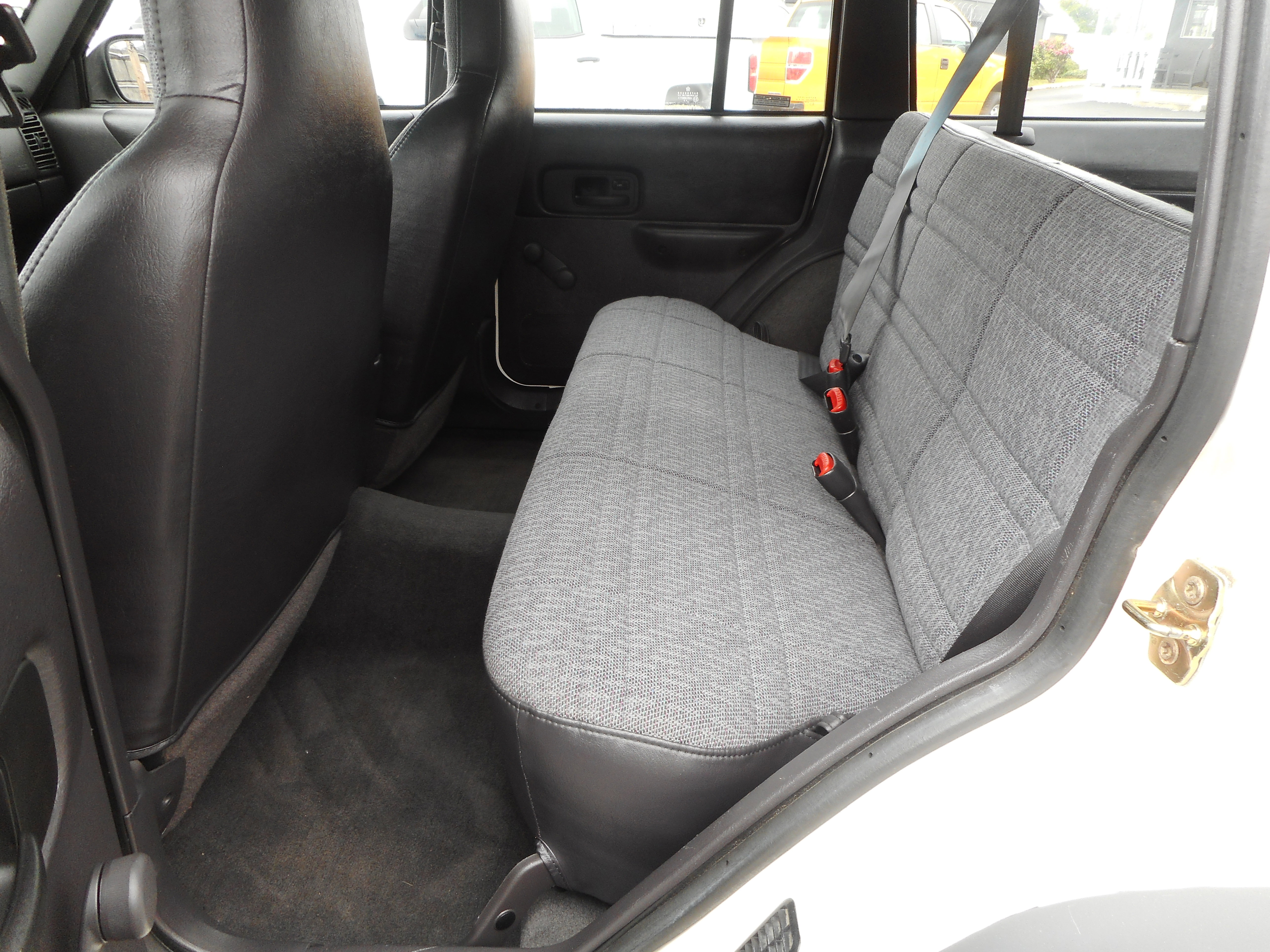 Used 1999 Jeep Cherokee SE AWD/4WD image 16