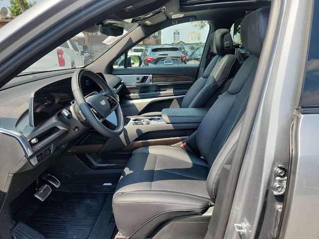 Certified 2026 Cadillac Vistiq Sport w/ LPO, Floor Liner Package AWD/4WD image 12