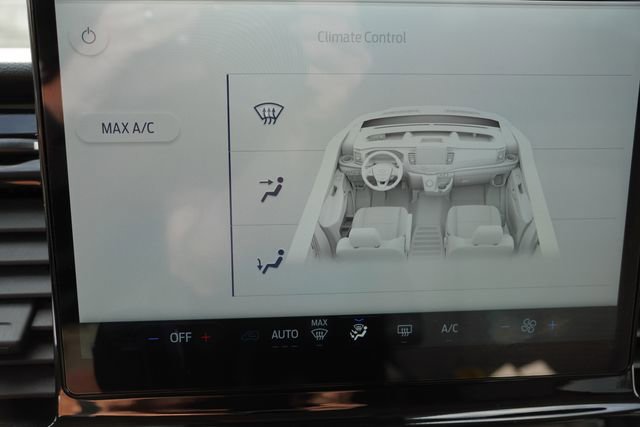 Used 2024 Ford Transit 350 XLT image 25