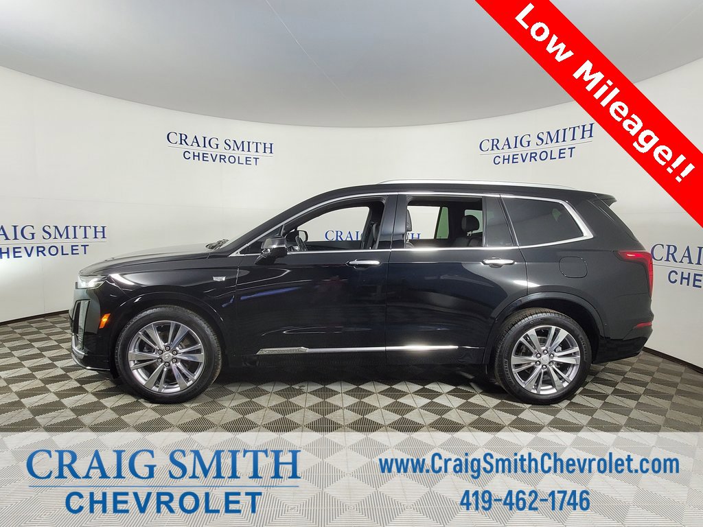 Used 2023 Cadillac XT6 Premium Luxury image 2