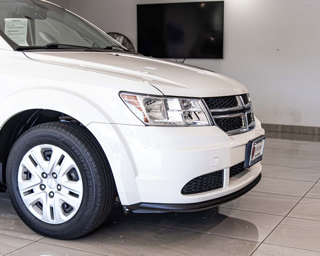 Used 2018 Dodge Journey SE FWD image 3