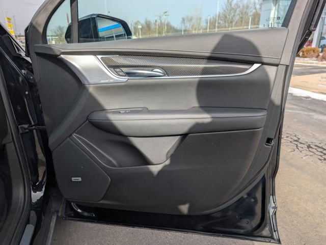 Used 2024 Cadillac XT6 Sport w/ Technology Package image 10