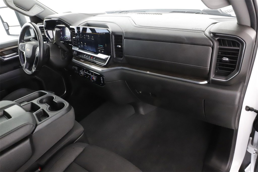 Used 2024 Chevrolet Silverado 2500 LT image 30