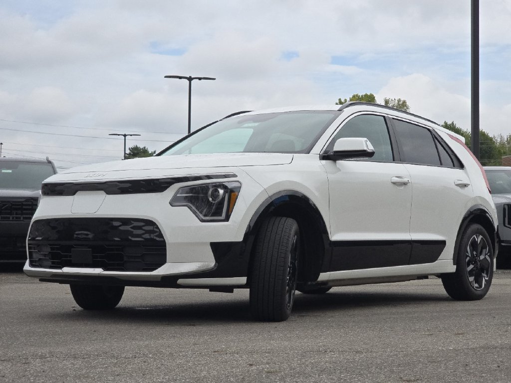 Used 2026 Kia Niro Wind w/ Wind Preserve Package FWD image 12