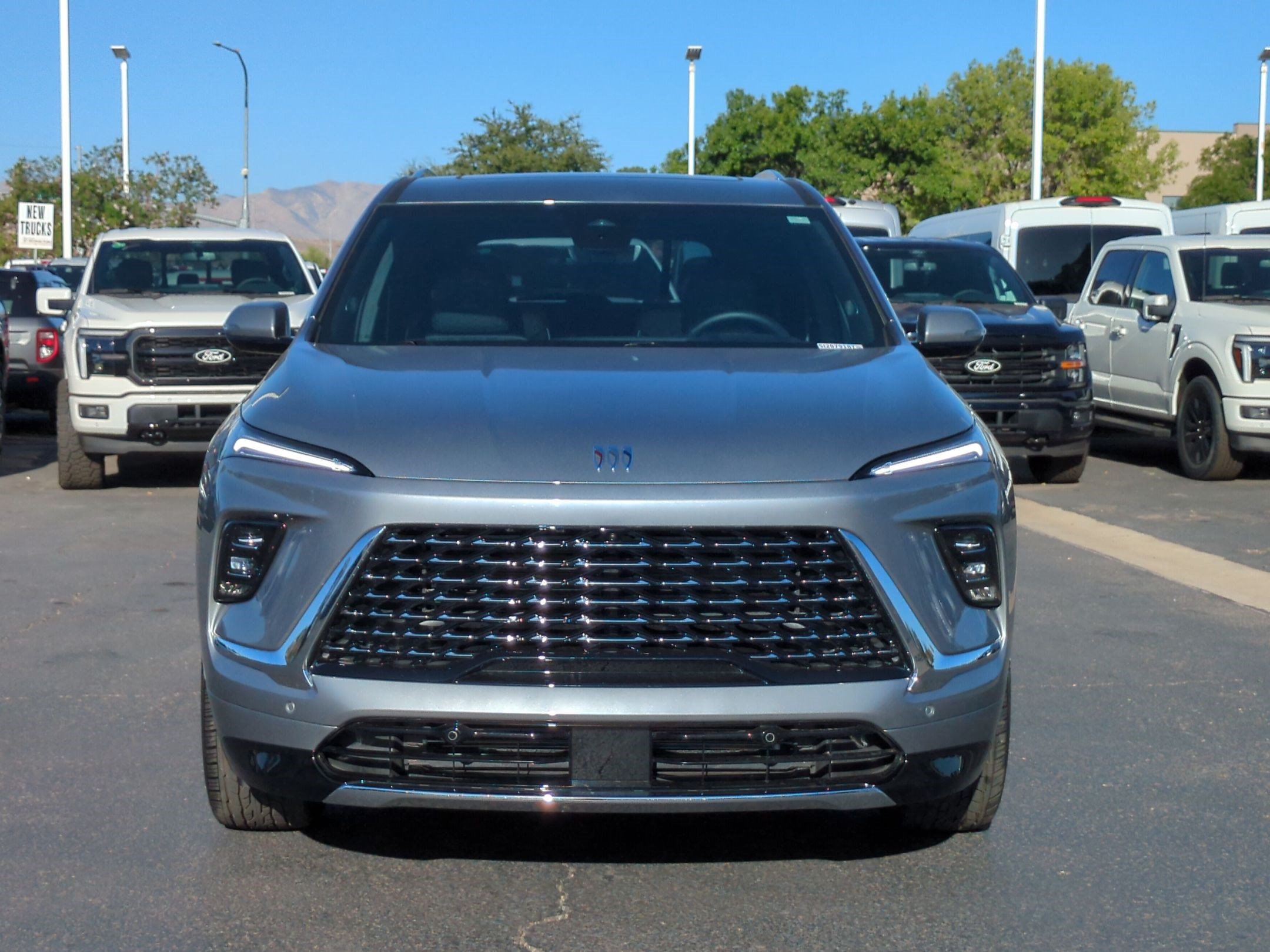 Used 2025 Buick Enclave Avenir w/ Super Cruise Package AWD/4WD image 9