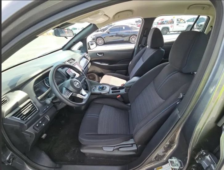 Used 2025 Nissan Leaf S FWD image 6