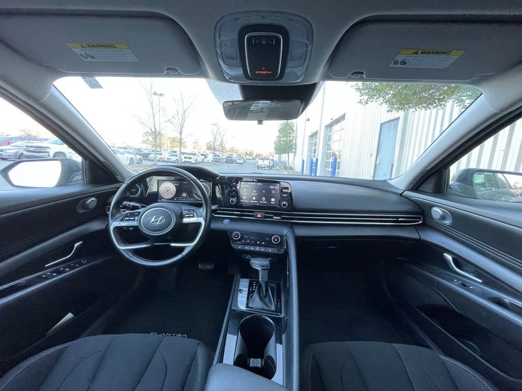 Used 2022 Hyundai Elantra SEL w/ Convenience Package image 29