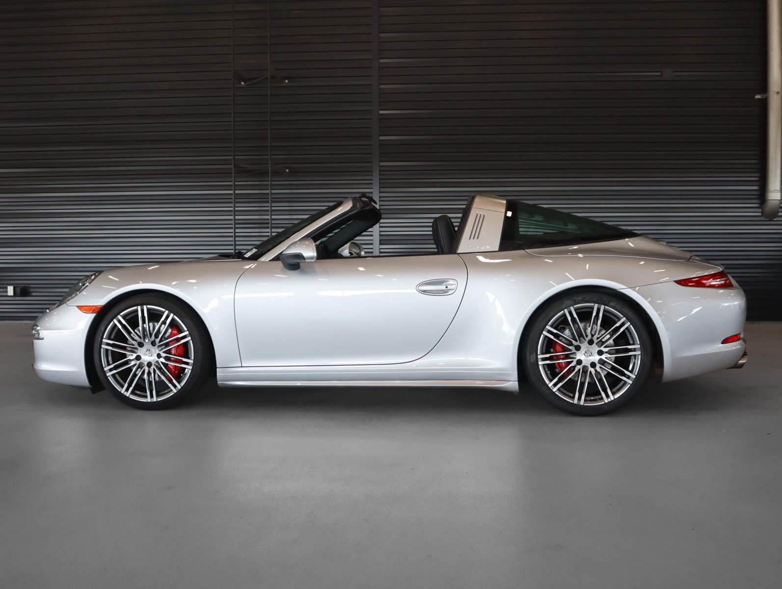 Used 2015 Porsche 911 Targa 4S AWD/4WD image 2