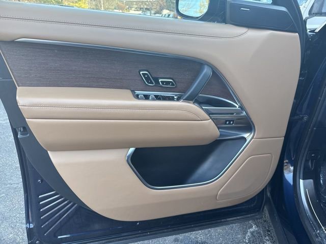 Used 2023 Land Rover Range Rover SE image 21