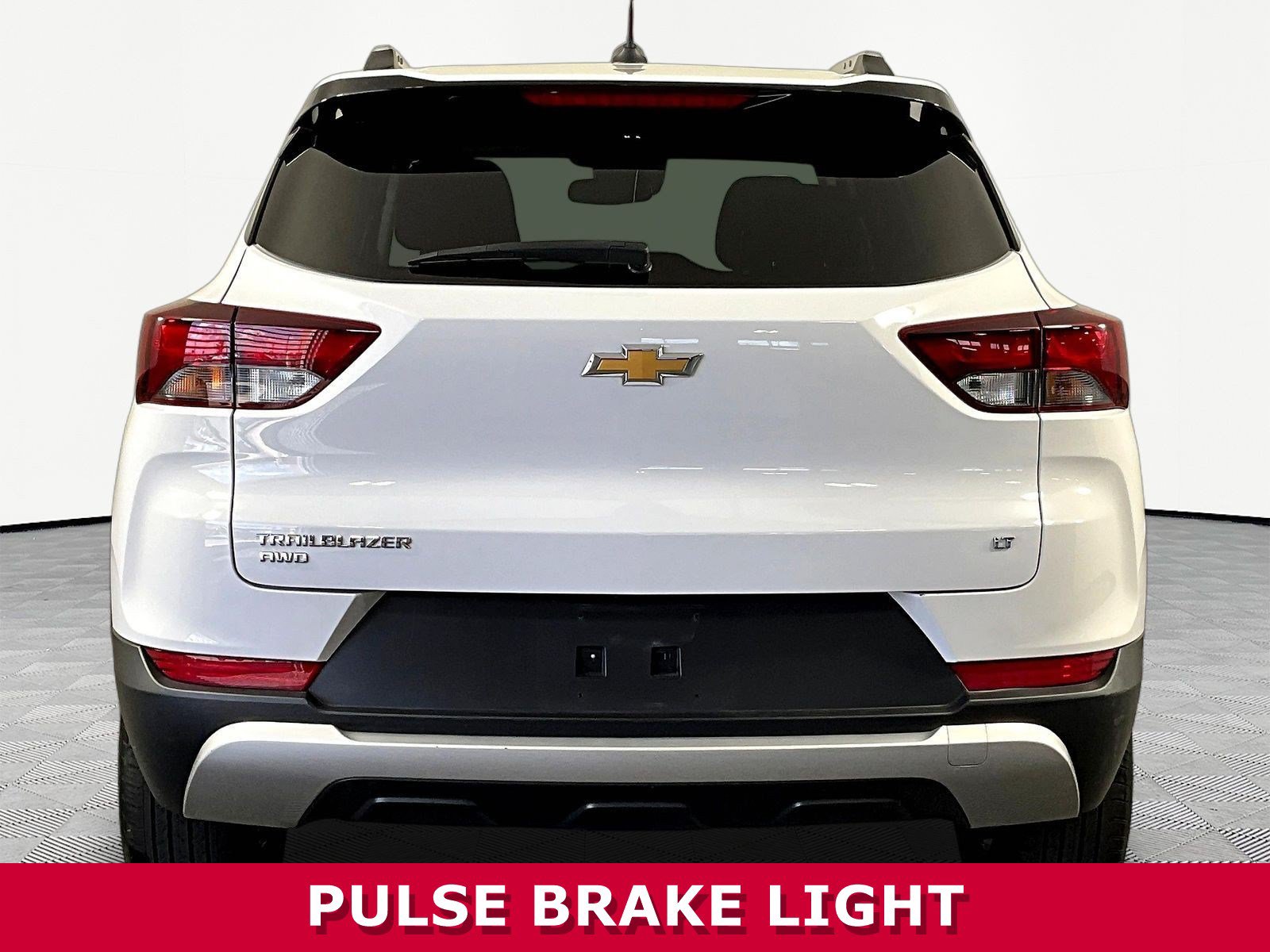 Used 2023 Chevrolet TrailBlazer LT w/ Convenience Package AWD/4WD image 5