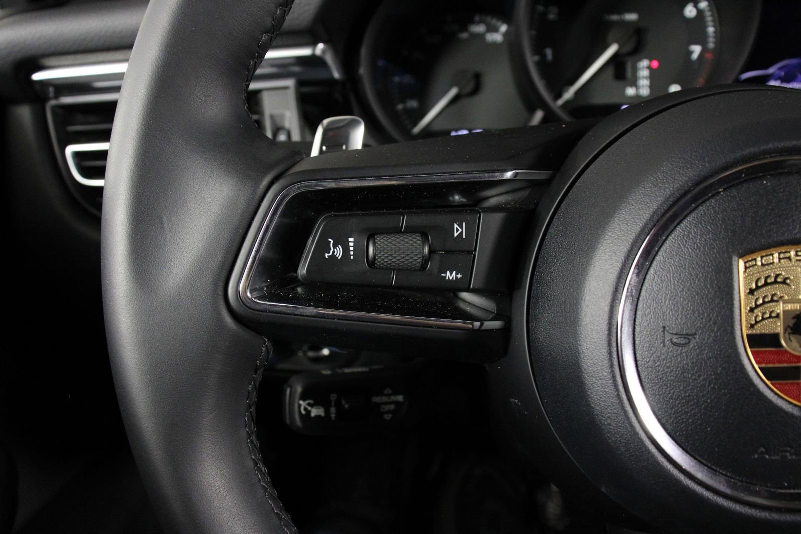 Certified 2026 Porsche Macan image 14