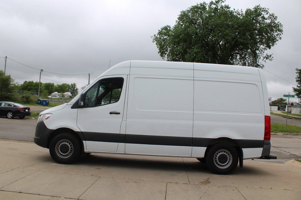 Used 2021 Freightliner Sprinter 2500 RWD image 5