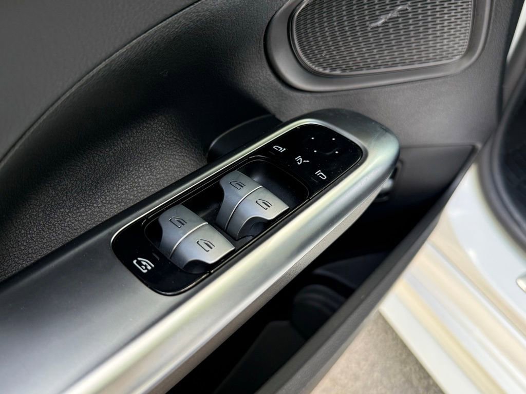 Used 2024 Mercedes-Benz C 300 Sedan image 40