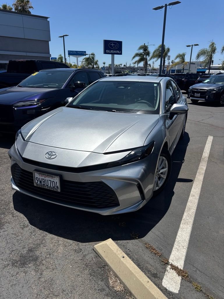 Used 2026 Toyota Camry LE FWD image 4