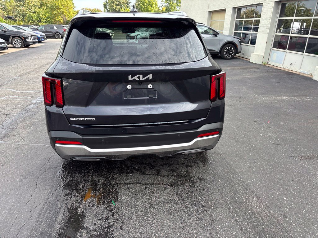 Used 2025 Kia Sorento SX FWD image 5