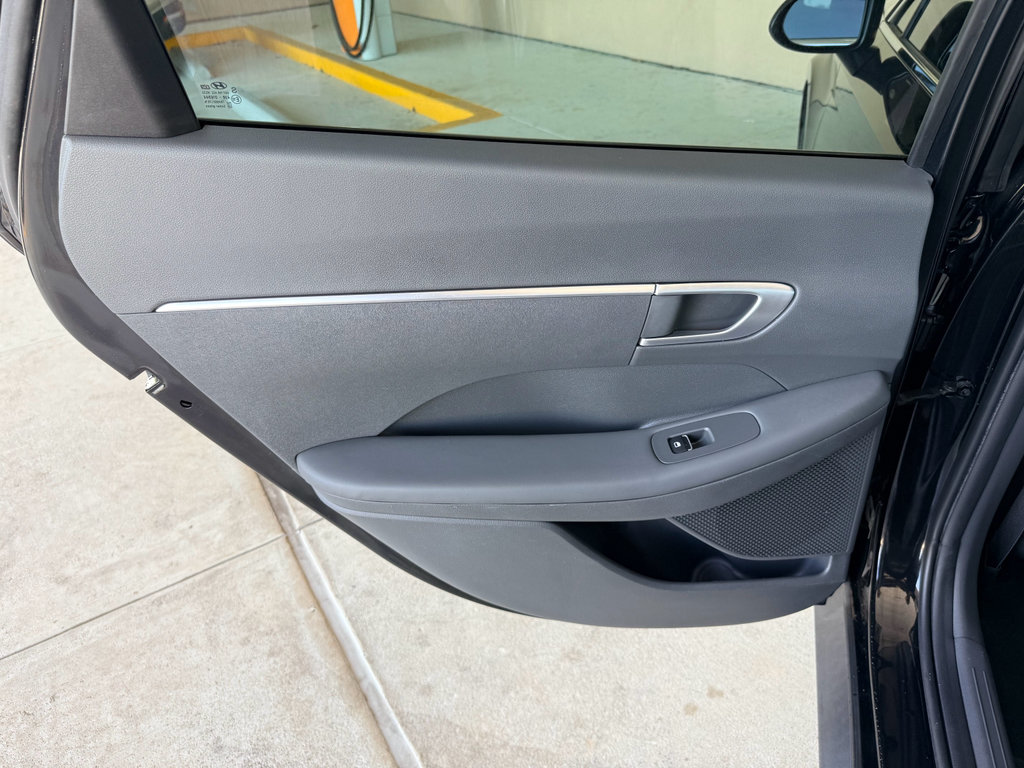 Used 2022 Hyundai Sonata SE w/ Cargo Package FWD image 22