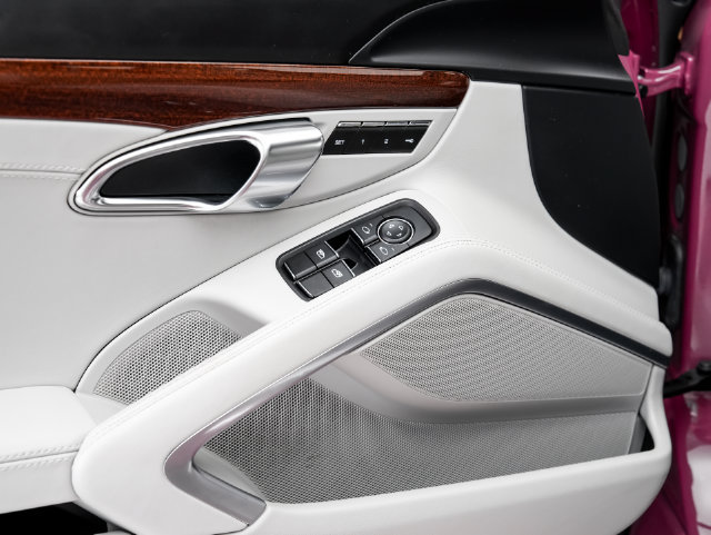 Certified 2025 Porsche 718 Cayman RWD image 8