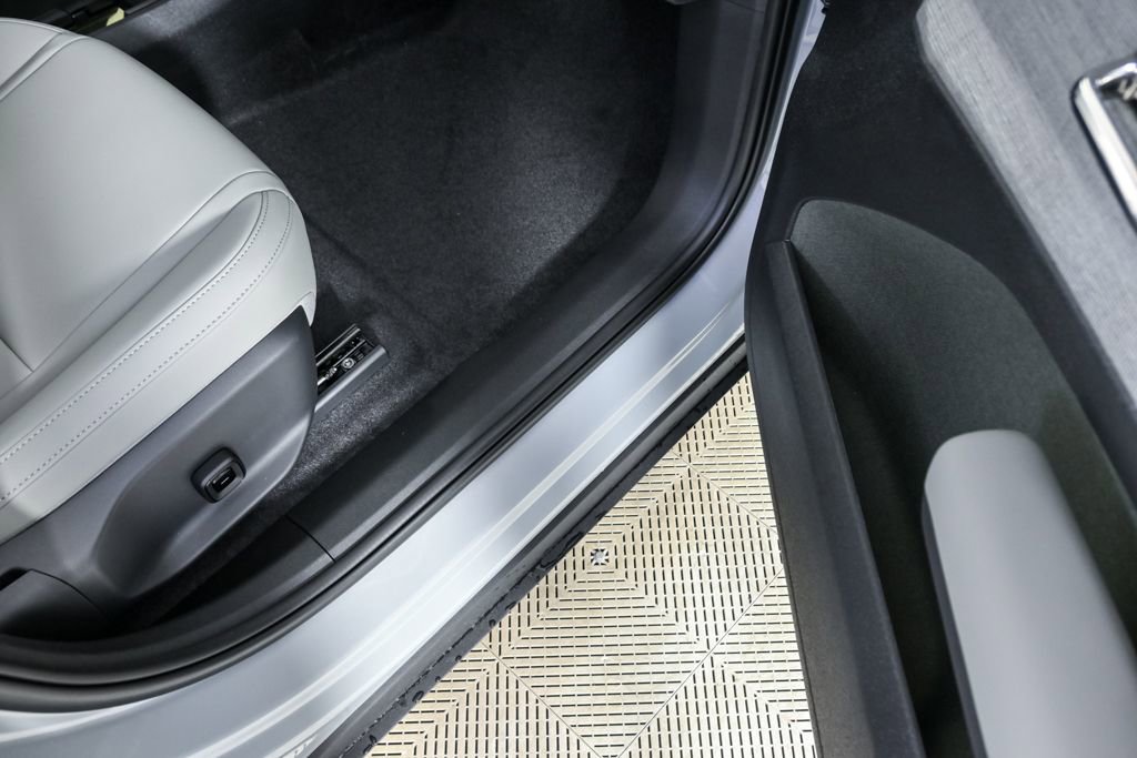 New 2026 Volvo EX30 Cross Country Ultra w/ Protection Package Premier image 23