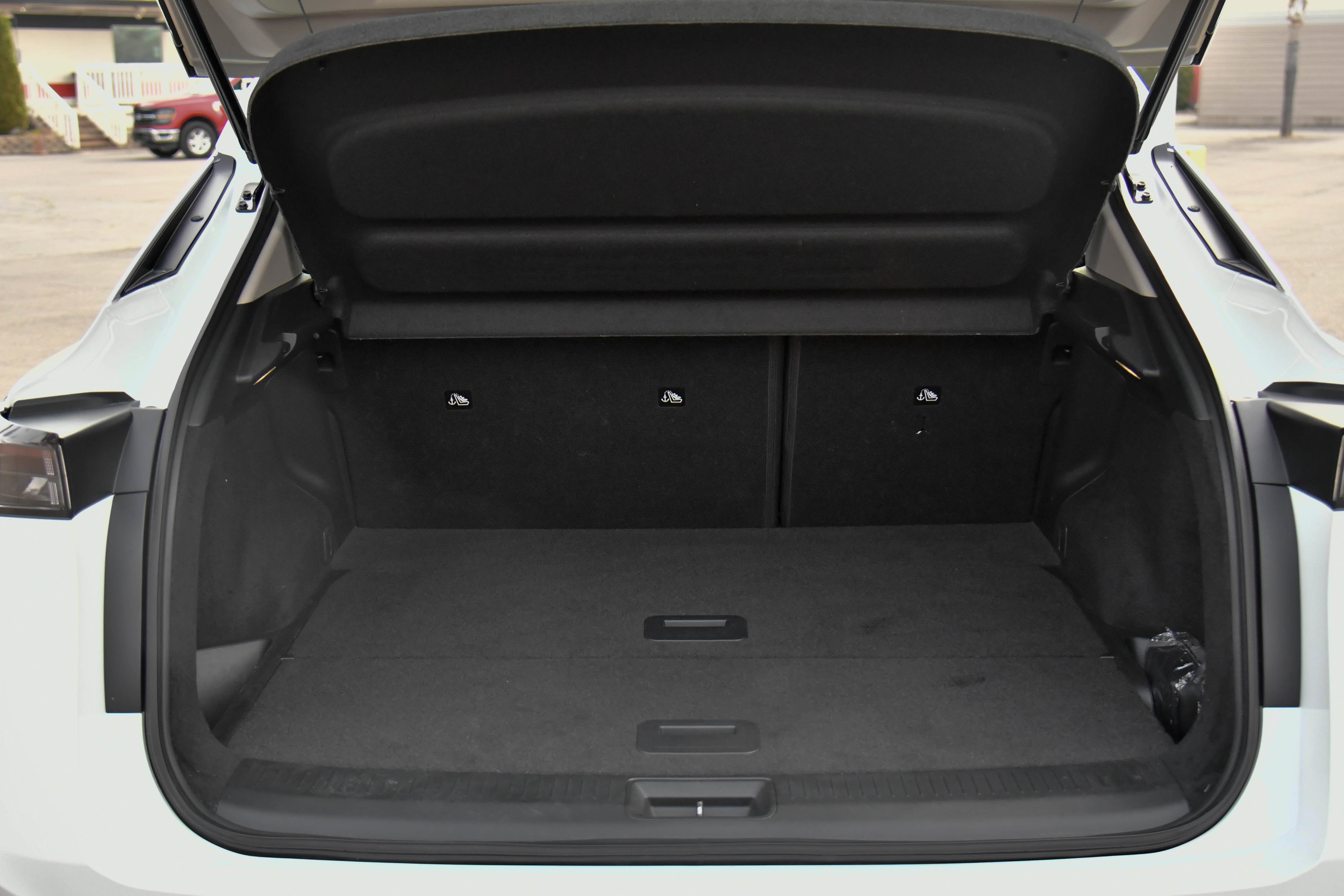 Used 2024 Nissan Ariya FWD image 47