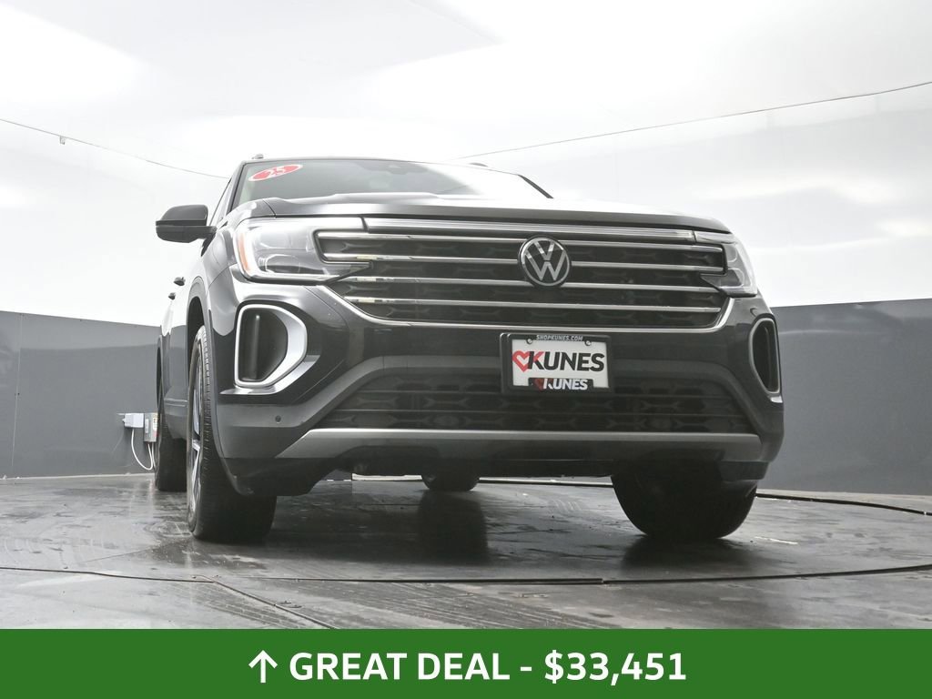 Used 2025 Volkswagen Atlas SE image 55