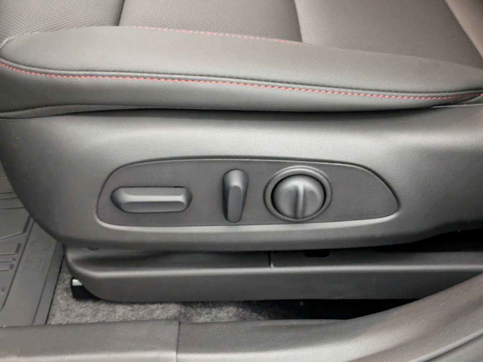 New 2026 Chevrolet Trax RS image 18