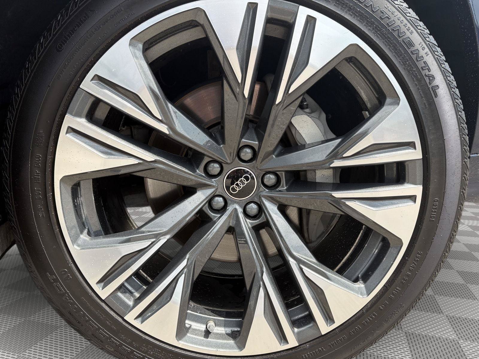 Used 2025 Audi Q8 Premium w/ Black Optic Package AWD/4WD image 9