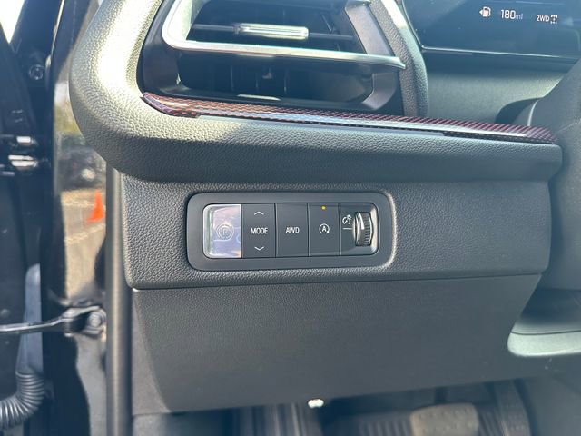 Used 2024 Chevrolet Traverse RS image 11