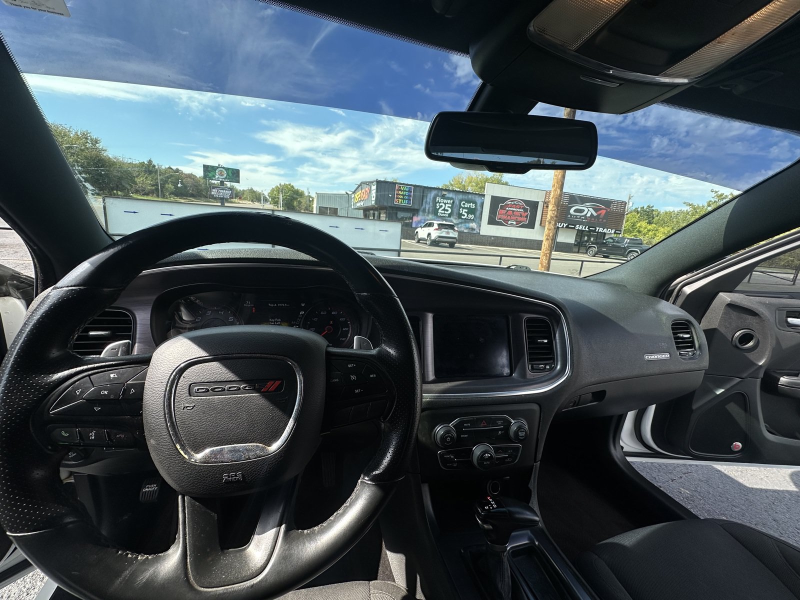 Used 2017 Dodge Charger SXT AWD/4WD image 4