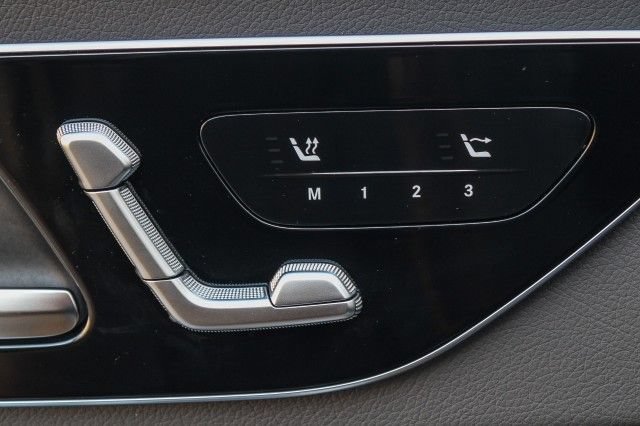 Used 2025 Mercedes-Benz CLE 300 4MATIC Cabriolet image 21