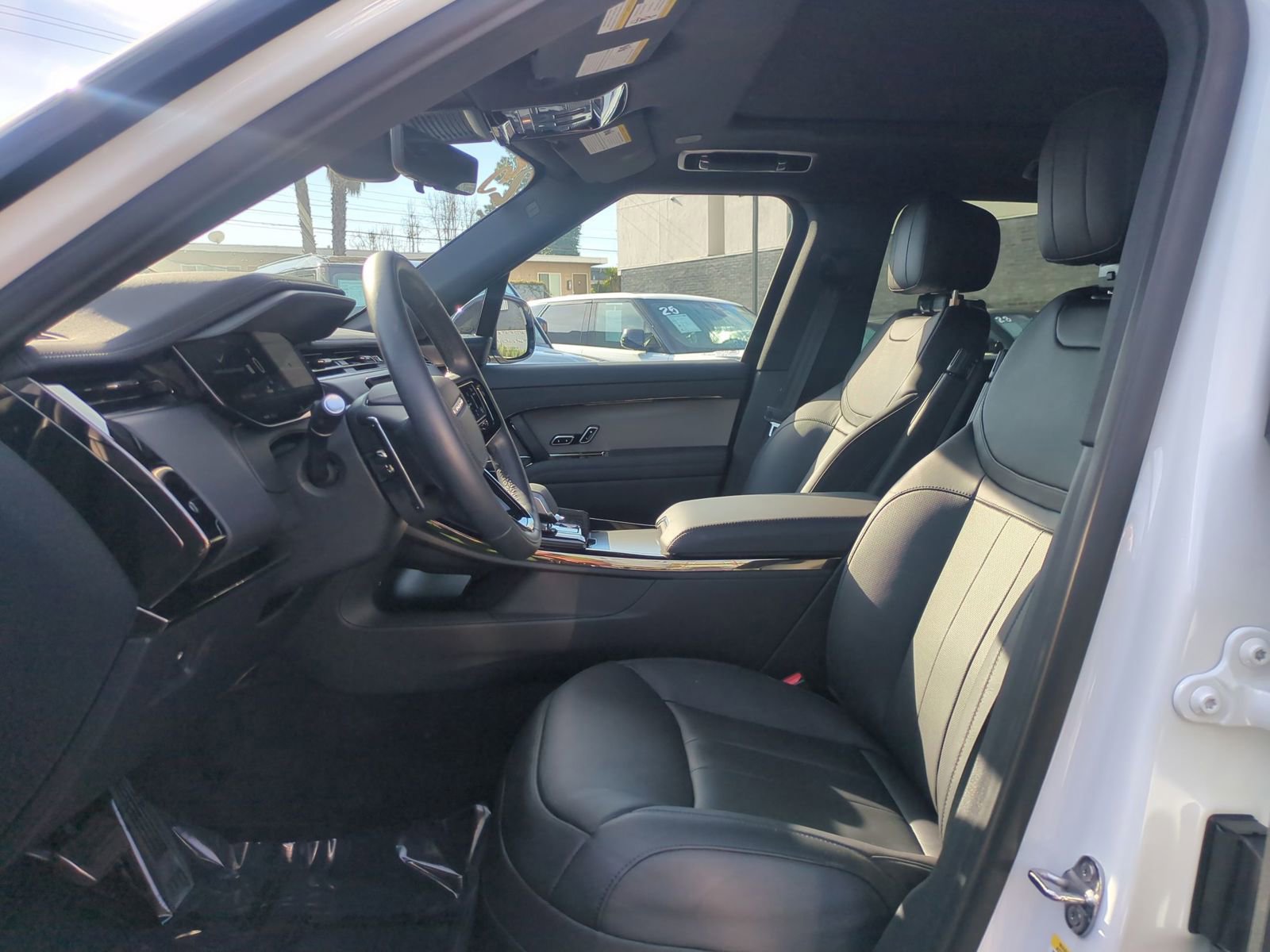 Used 2025 Land Rover Range Rover Sport Dynamic SE image 15