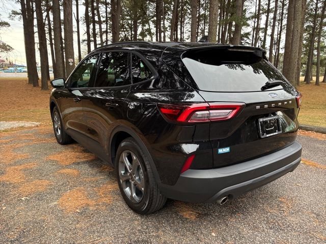 Used 2025 Ford Escape ST-Line image 5