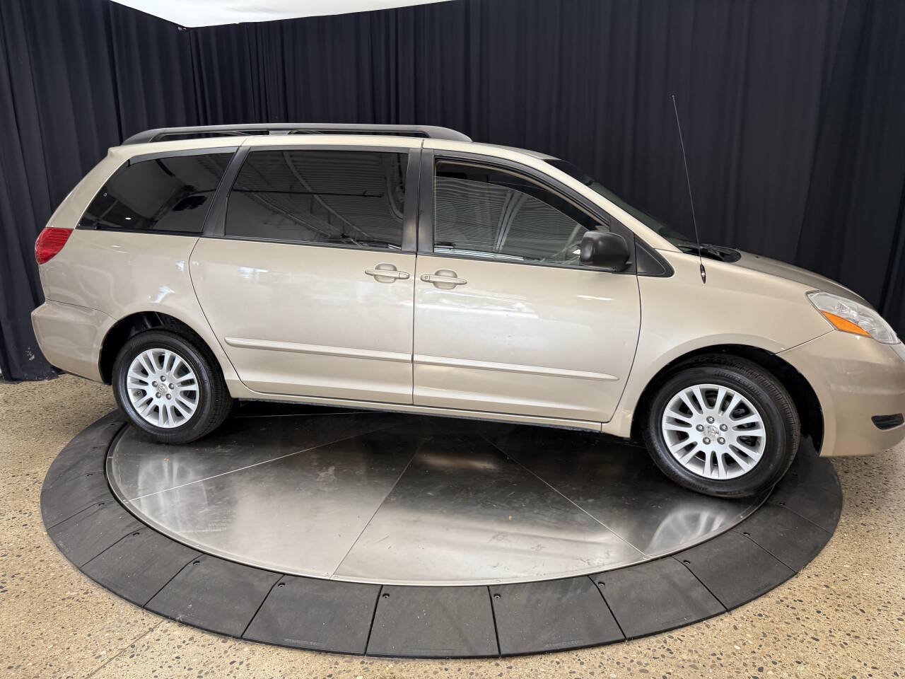 Used 2008 Toyota Sienna LE AWD/4WD image 10
