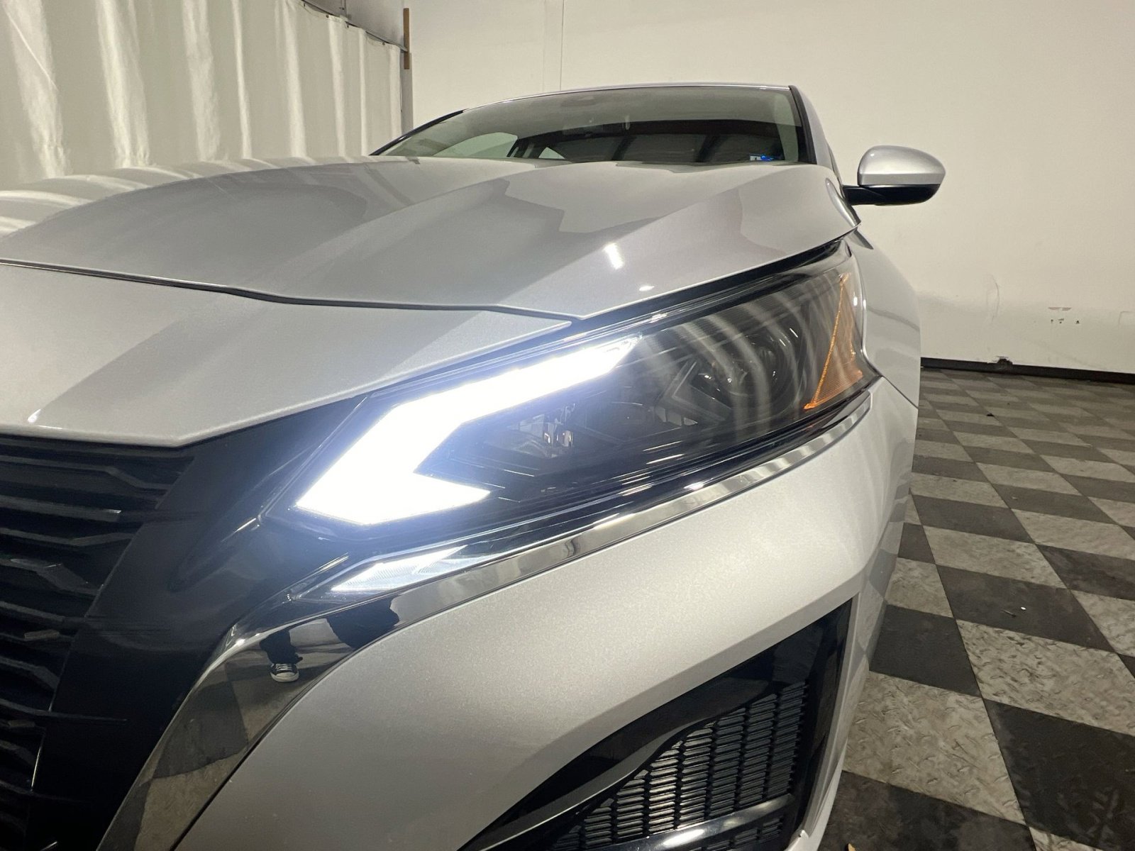 Used 2023 Nissan Altima 2.5 SV w/ SV Premium Package image 13