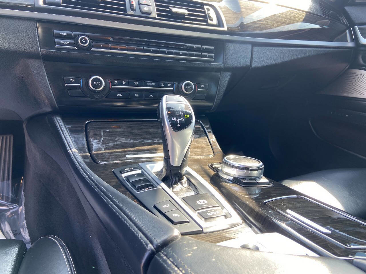 Used 2016 BMW 550i Sedan image 16