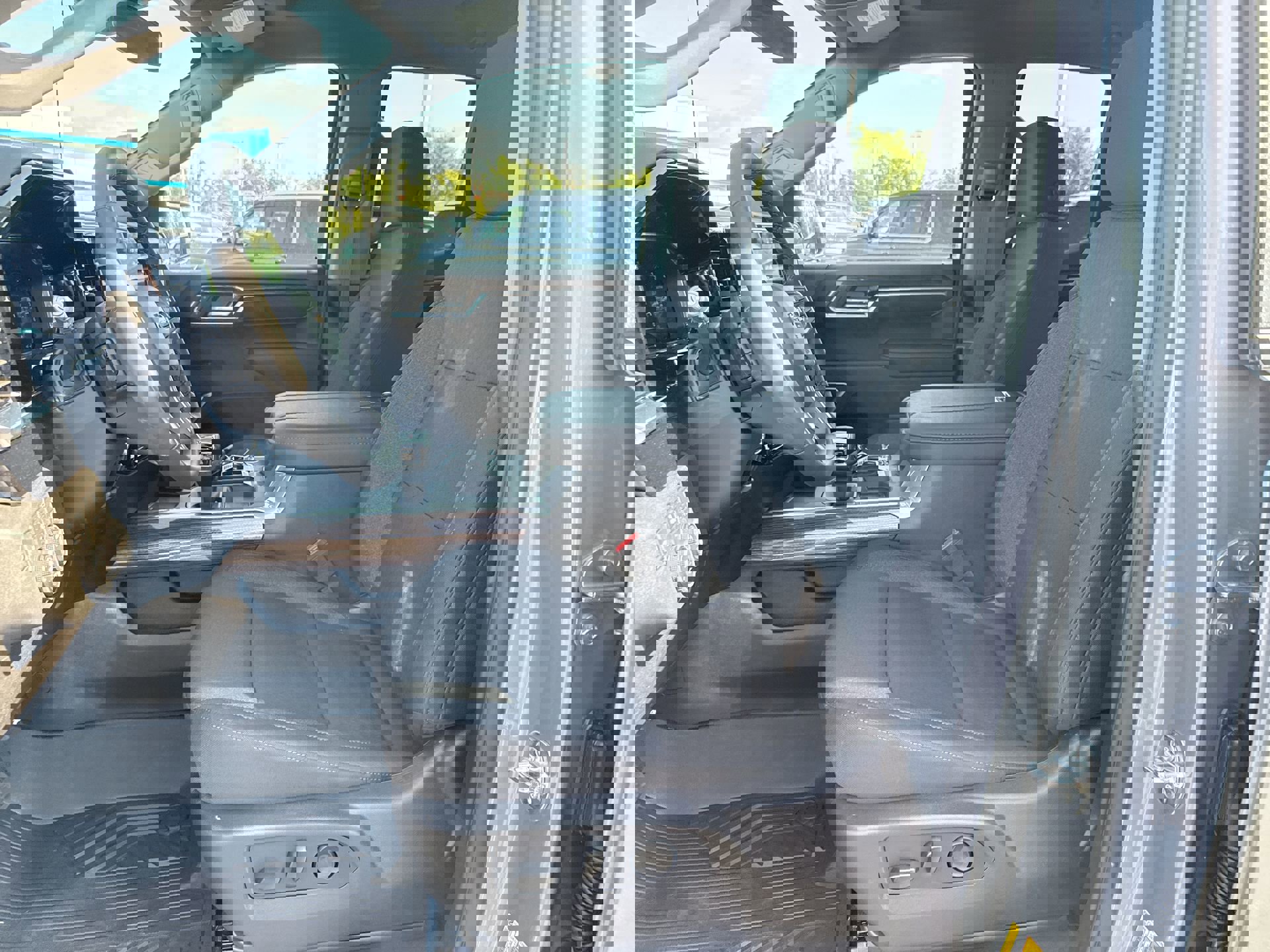 New 2026 Chevrolet Silverado 1500 LT w/ Z71 Off-Road Package image 52