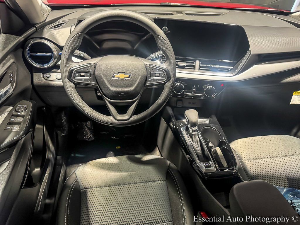 New 2026 Chevrolet Trax LT image 13