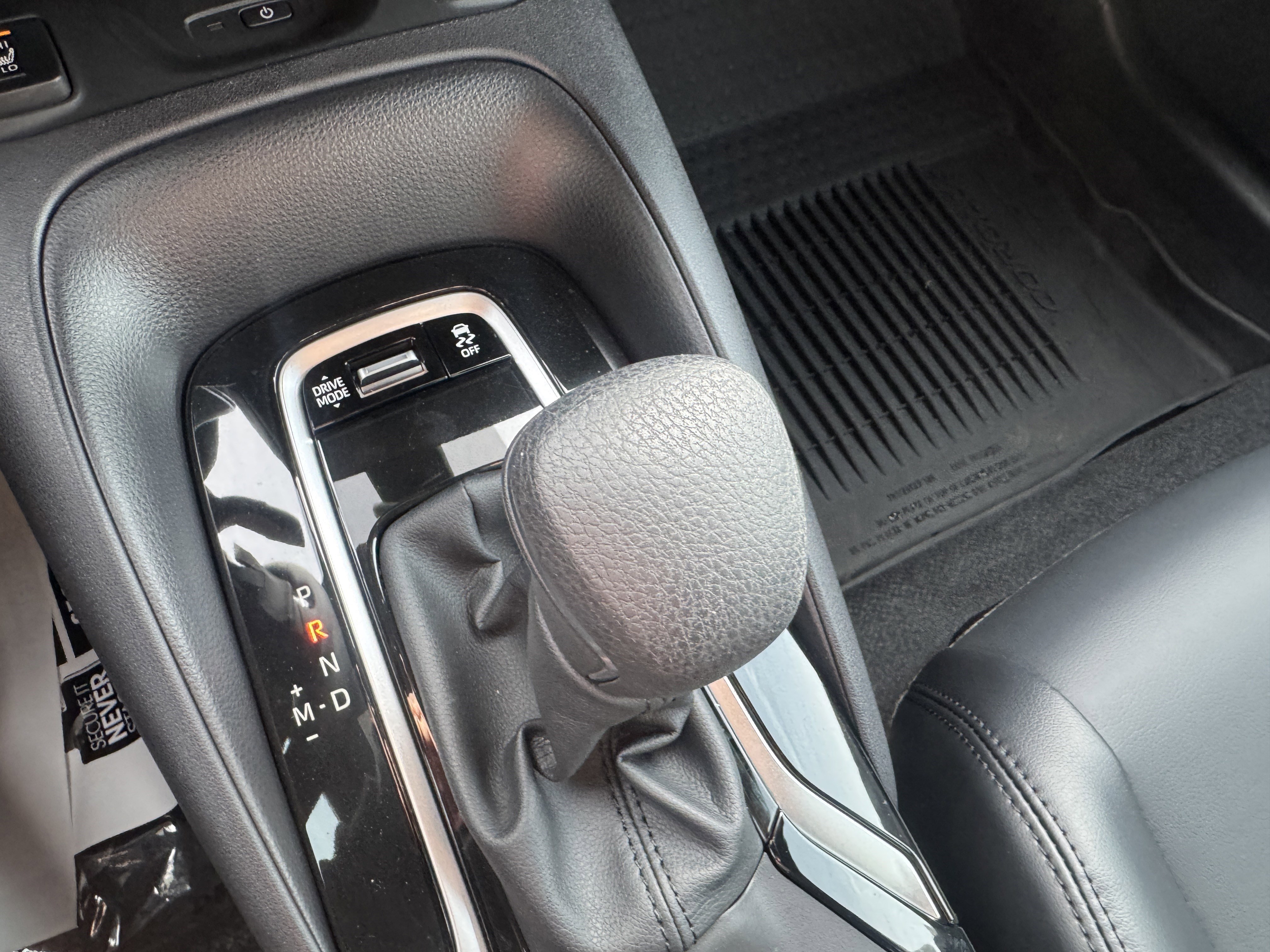 Used 2025 Toyota Corolla XSE image 29