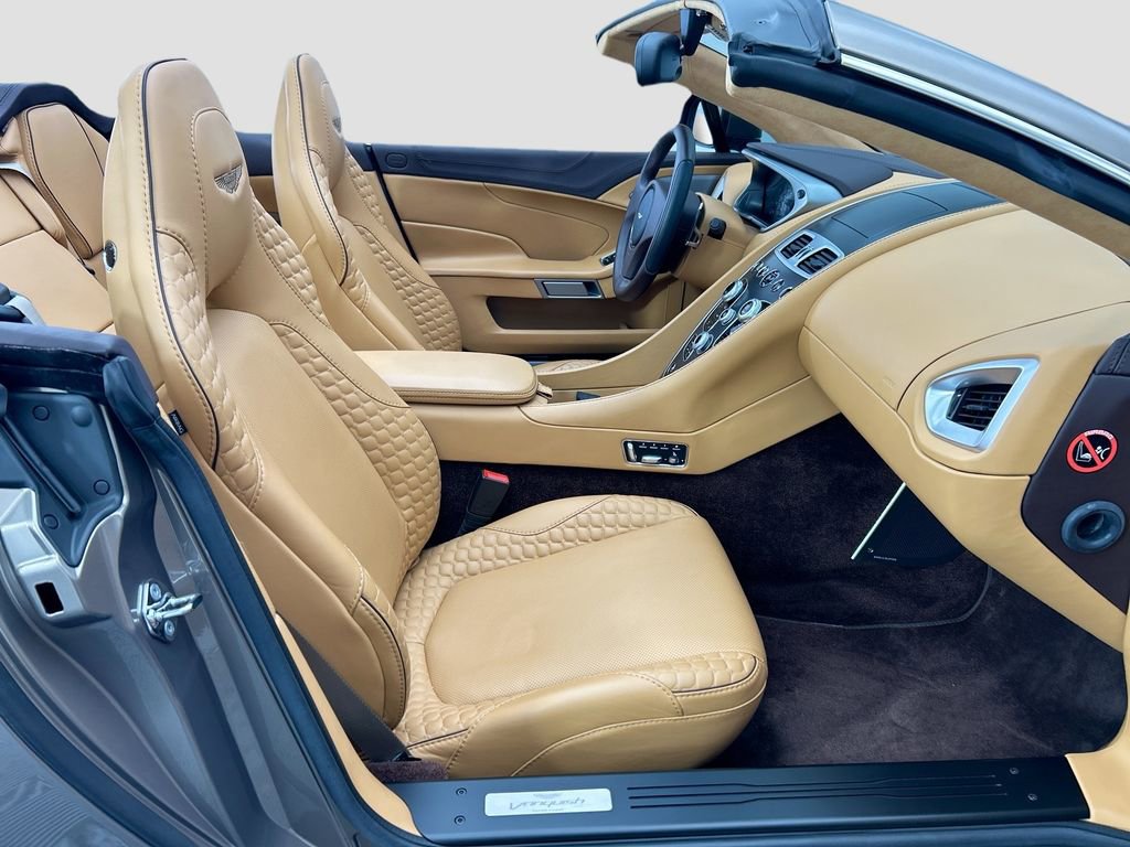 Used 2017 Aston Martin Vanquish Volante image 18