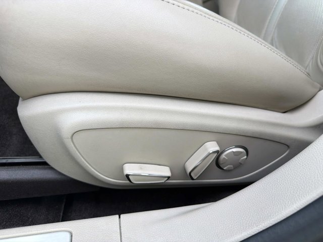 Used 2017 Lincoln MKZ Reserve FWD image 13