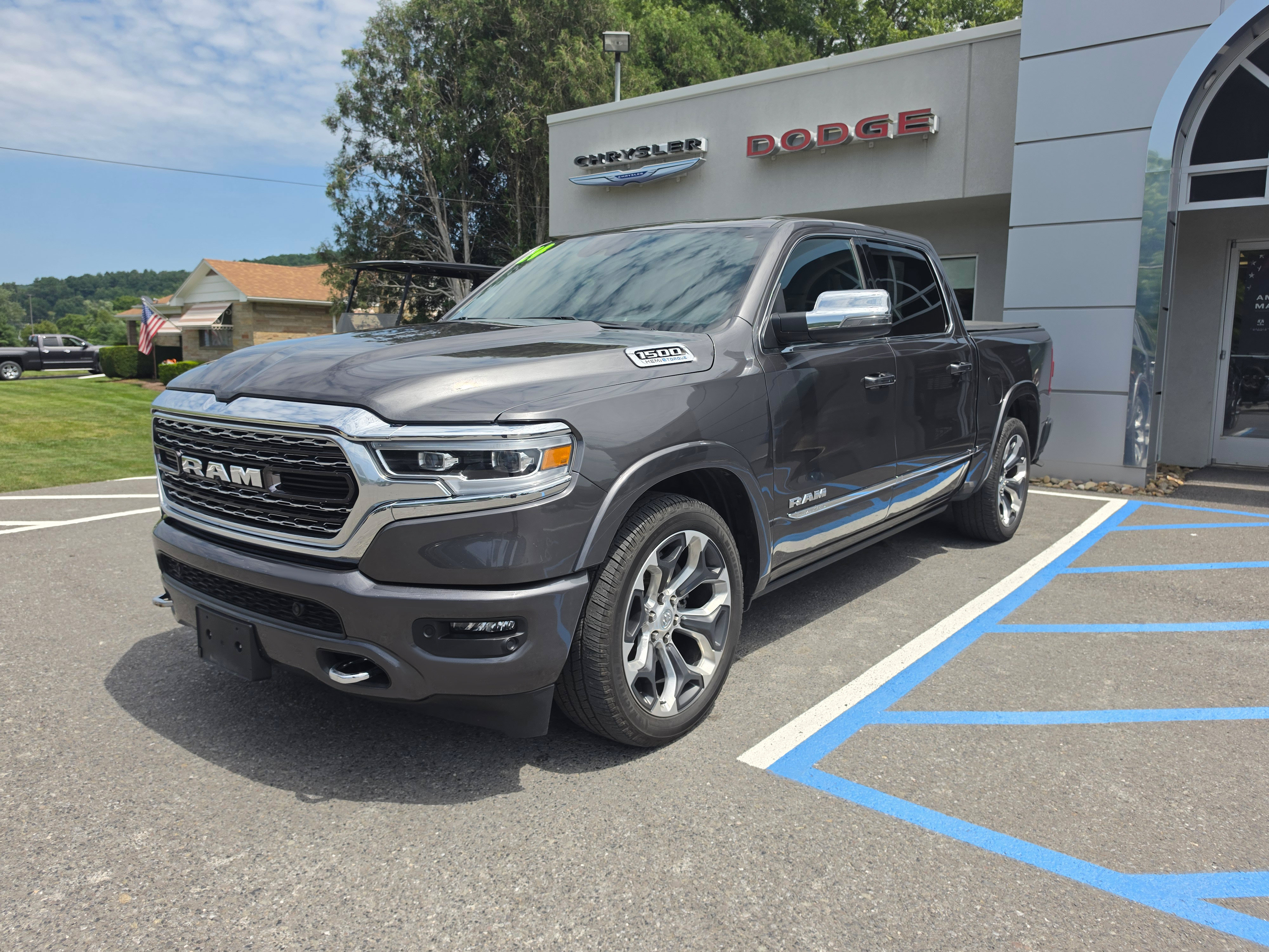 Used 2024 RAM 1500 Limited AWD/4WD image 11